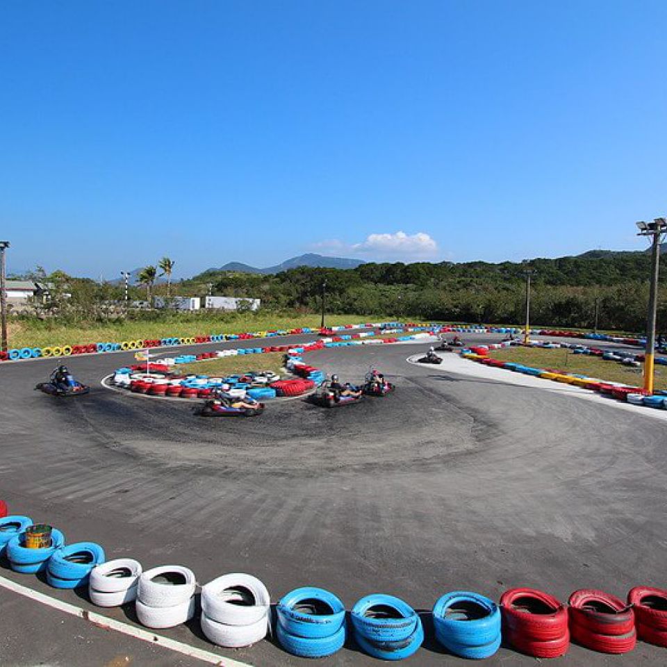 喜哈哈gokart小賽車 單人座10分鐘 優惠價180元 全新車種 過彎甩尾 超長直線加速道